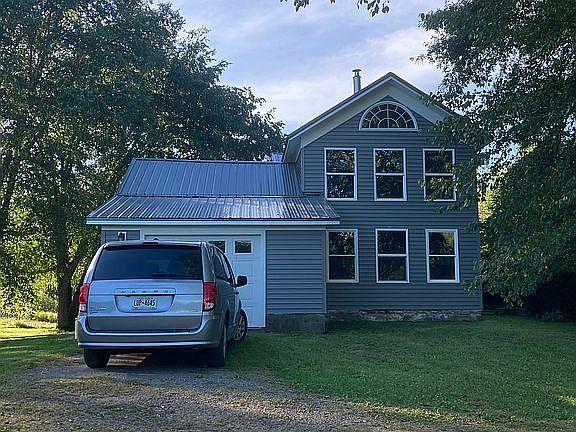 4th image of 987 Smith Rd