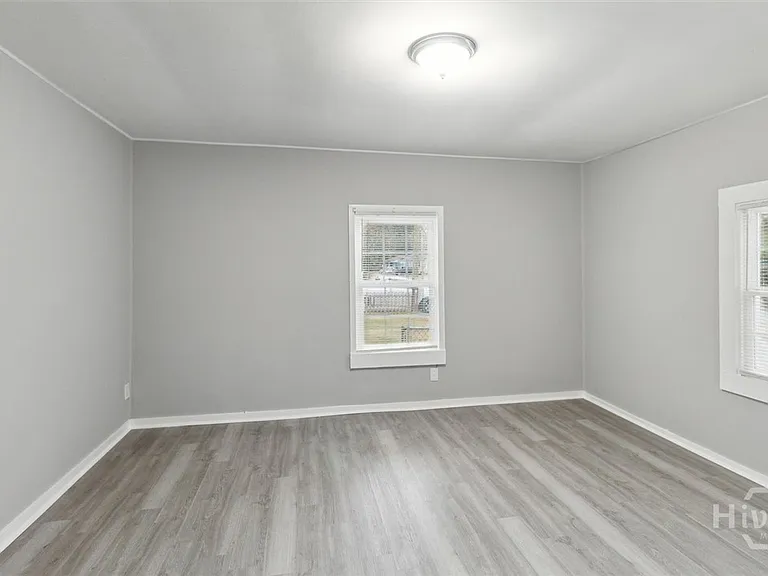 1224 E Bolton St — Photo 4