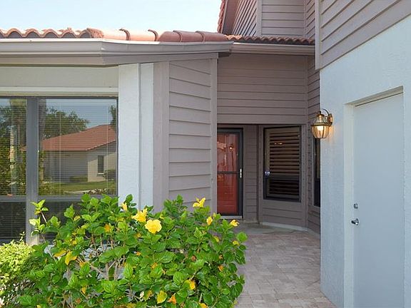2nd image of 3877 Wilshire Cir W #121