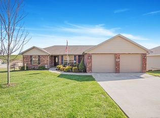 4007 Newcastle Ln, Jefferson City, MO 65109
