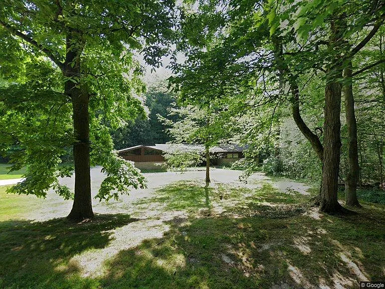 1466 Lake Roger Dr