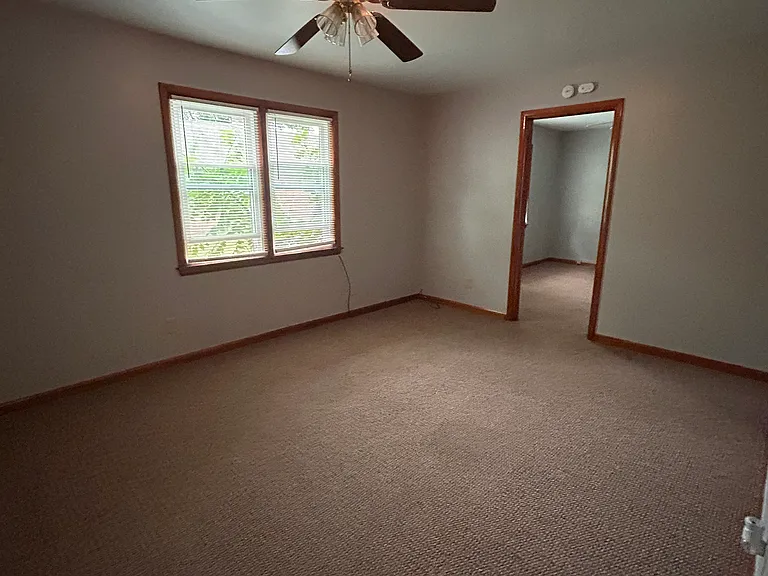 30 Forest Ct — Photo 2
