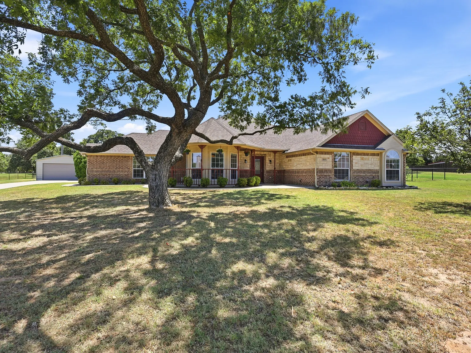3 bed, 1970 sqft, $3,000 — Photo 4