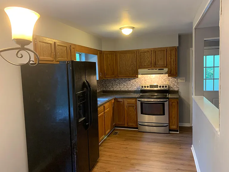 8441 Pine Blvd — Photo 4