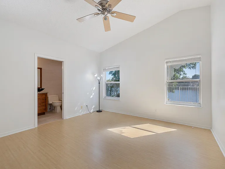 3800 Woodfield Dr — Photo 20