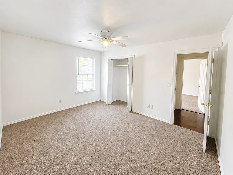 Willow Park Apartments — Photo 17