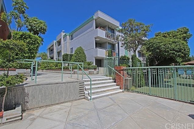 2nd image of 5301 Balboa Blvd #7