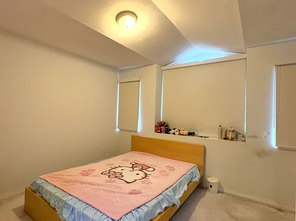 4156 Cambridge St, Burnaby, BC V5C 1G9