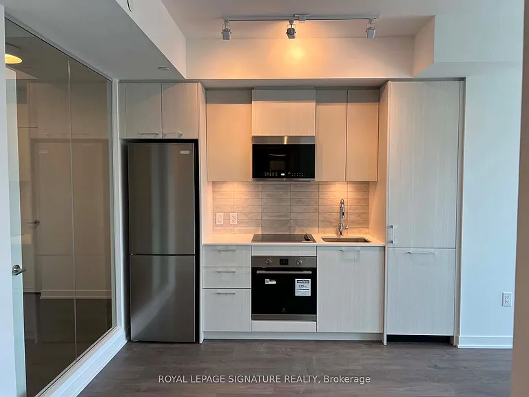 10 Oak St #1407 — Photo 4