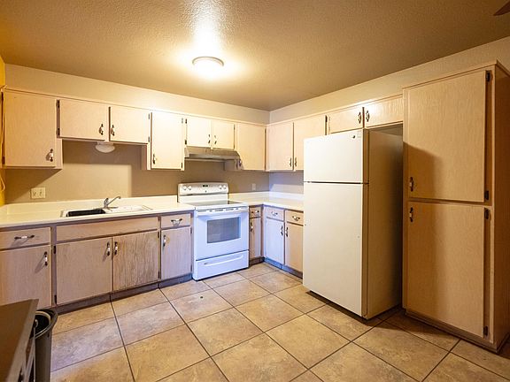 4th image of 8352 S Yavapai Ln