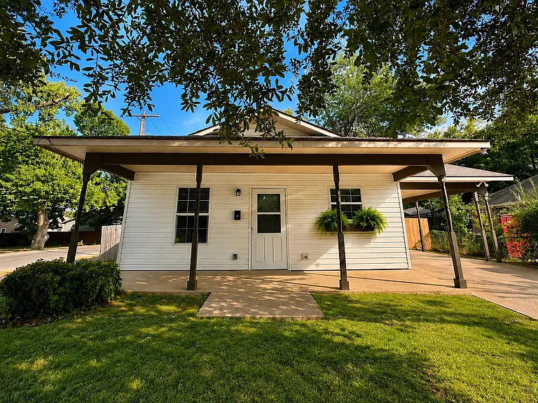 2542 Wilhurt Ave — Photo 2