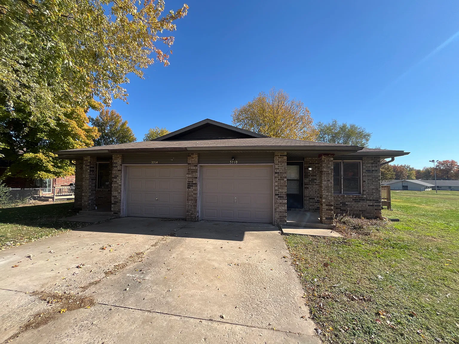 2 bed, 1.5 bath, 1080 sqft, $1,050 — Photo 1