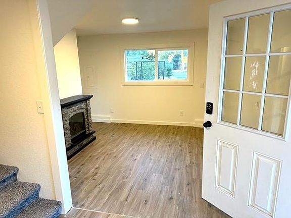 4th image of 17521 153rd Ave SE #B