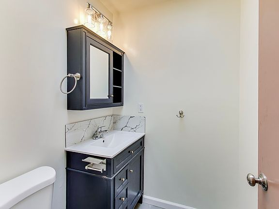 4th image of 350 24th Ave APT 3