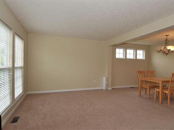 4th image of 2744 Chateau Ct