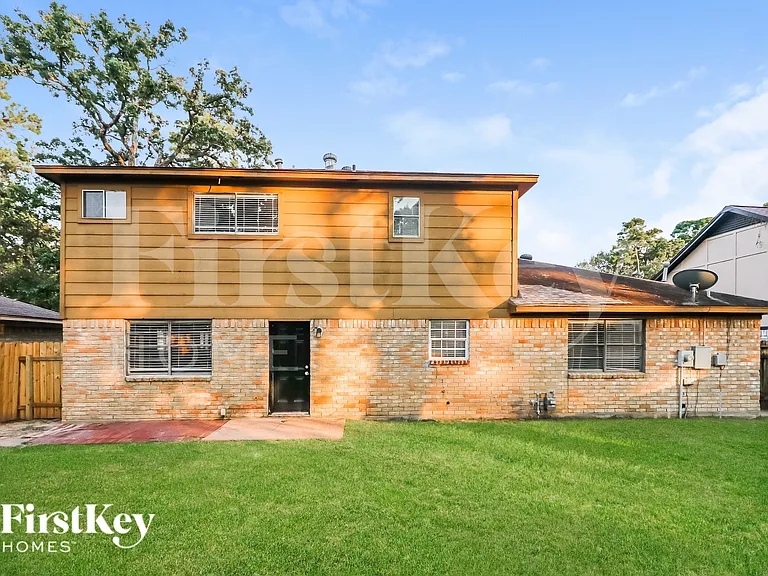 2703 Shady Bayou Ln — Photo 15