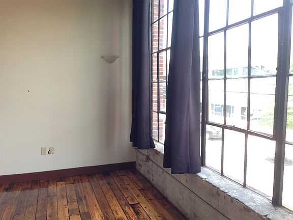 4th image of 125 Inman St E APT 210