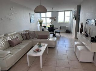 200 Condominium The Ocean Club At Seven Seas Ctr #C, Fajardo, PR 00738