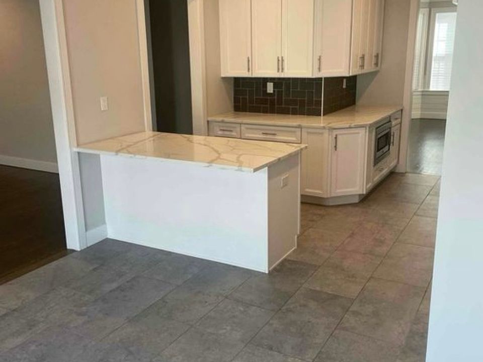1st image of 0 Ionia Ave #0