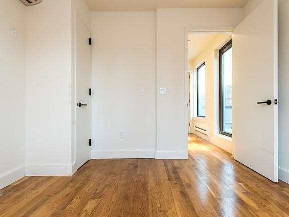 4th image of 1 Duffield St #4012