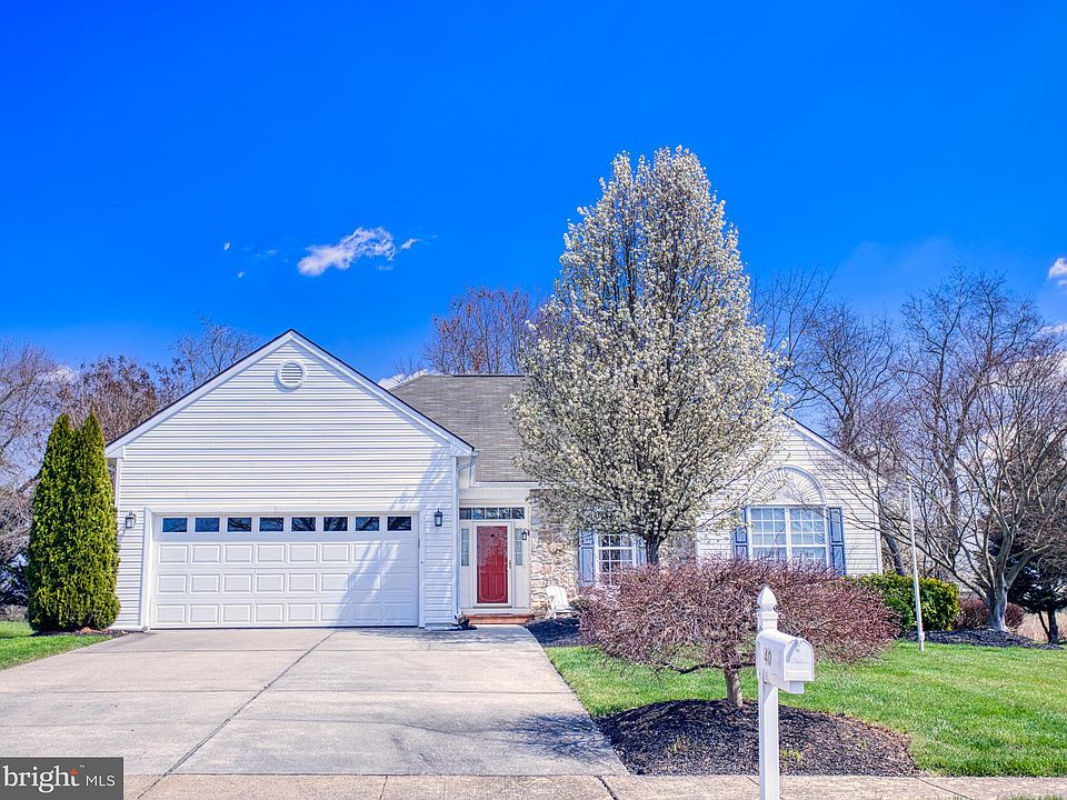 1st image of 40 Silver Lake Dr