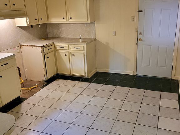 5th image of 2236 Yazoo St