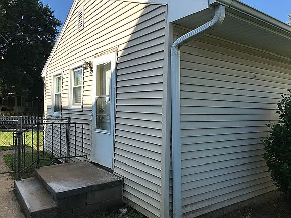 4th image of 2924 Sacramento St