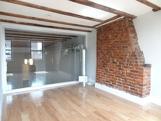 Rented by Blue Egg Realty Corp | media 58