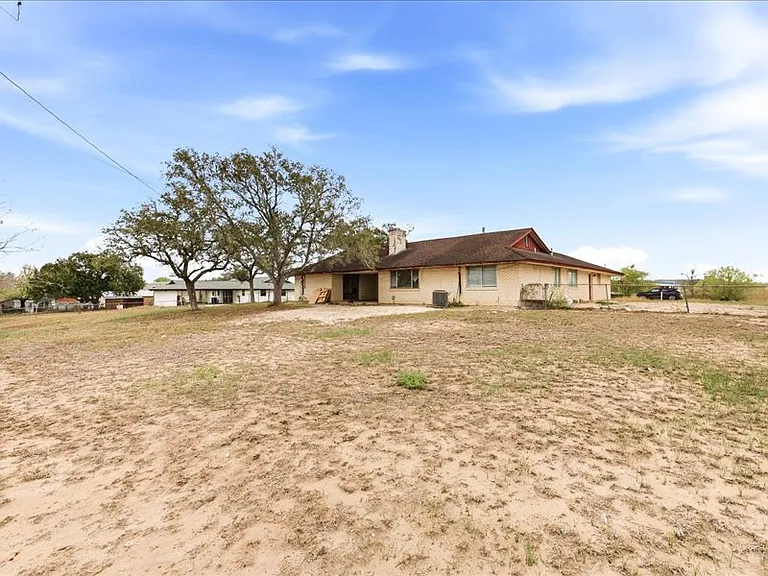 134 Robinhood Dr — Photo 26