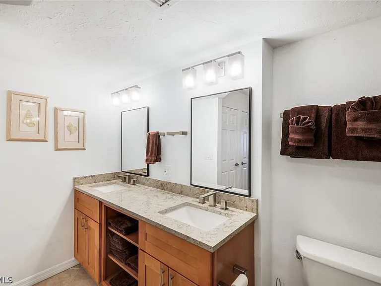 2445 W Gulf Dr #32E — Photo 18