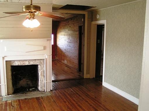 4th image of 82 Duck Pond Rd