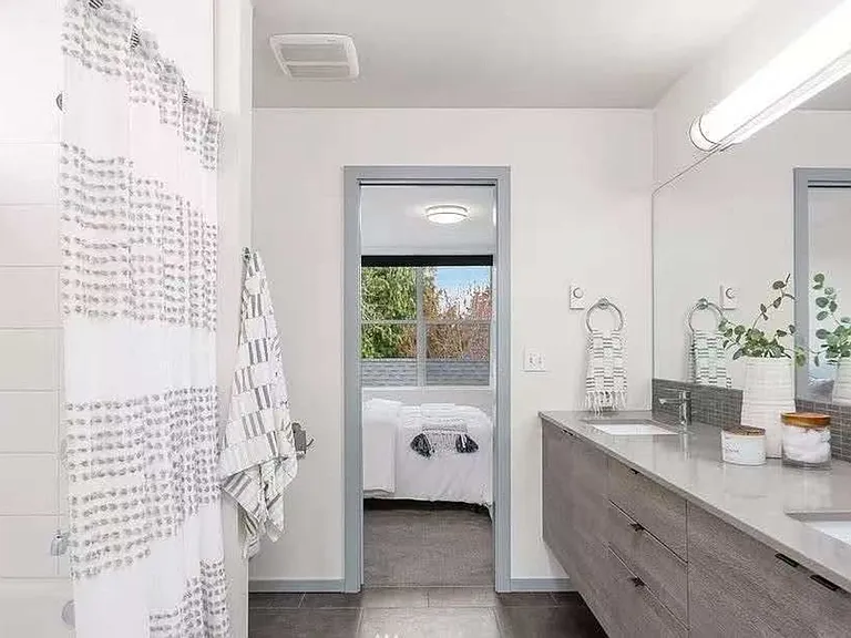 11234 Greenwood Ave N #B — Photo 10