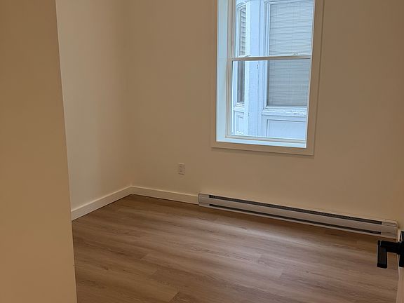 3rd image of 46 N Hamilton St APT 4
