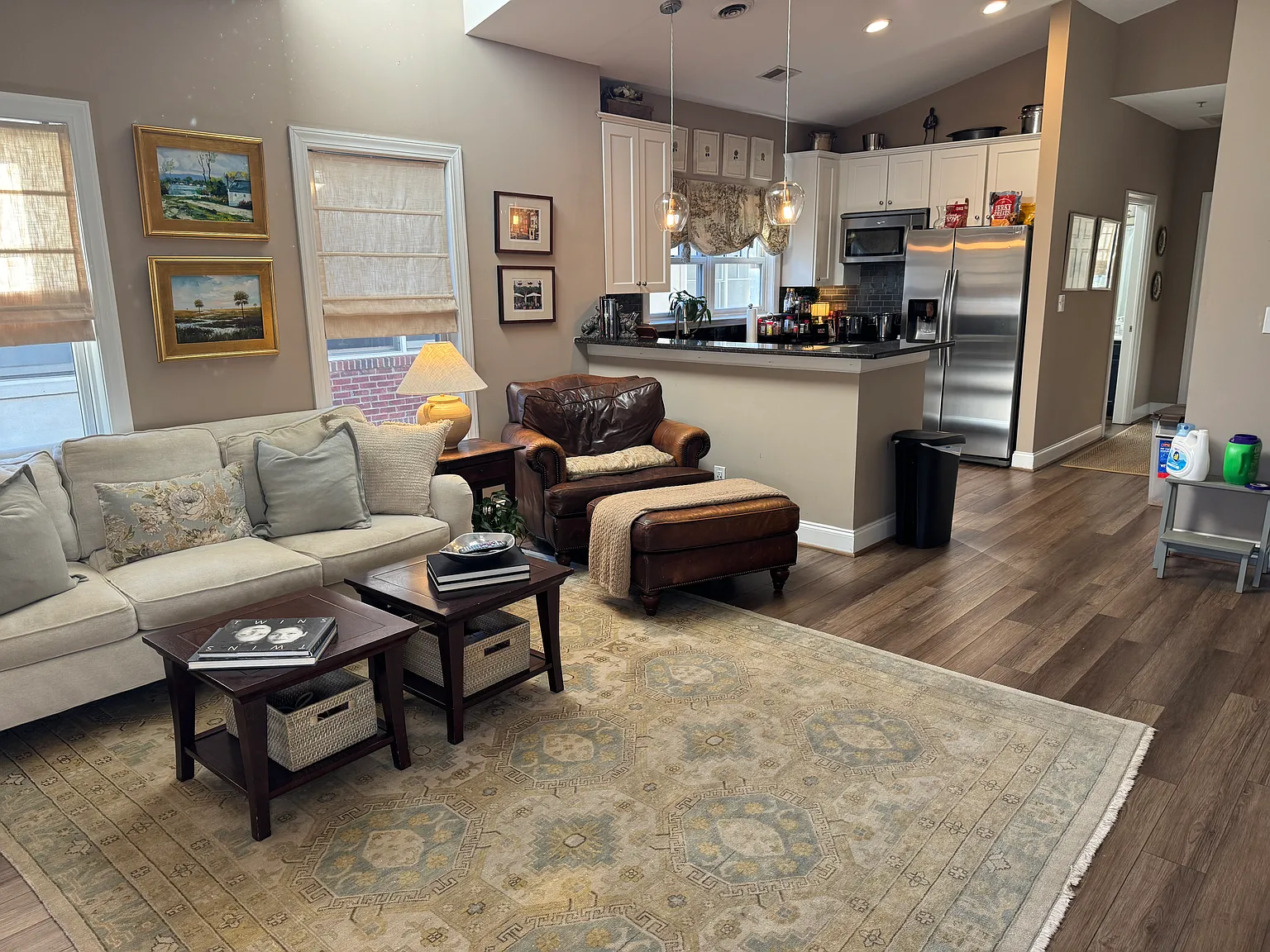 2 bed, 1053 sqft, $2,200 — Photo 4