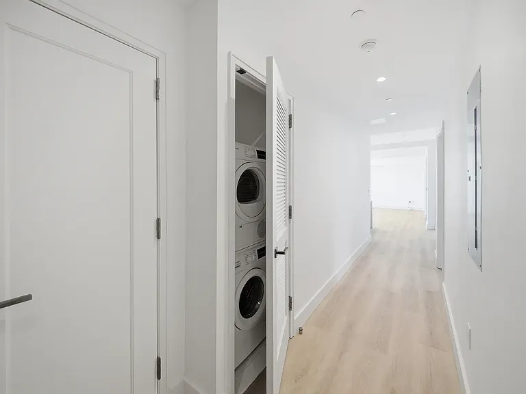 30 Morningside Dr #709 — Photo 2