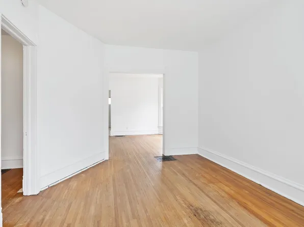 1120 Washington St, Cedar Falls, IA 50613