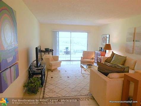3rd image of 4701 Martinique Dr APT M1