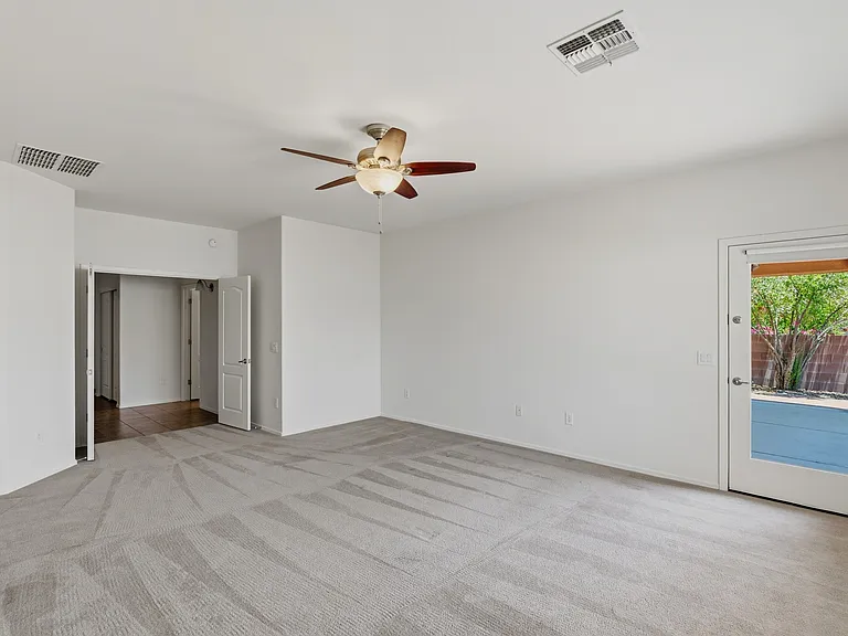 677 W Pizzicato Ln — Photo 27