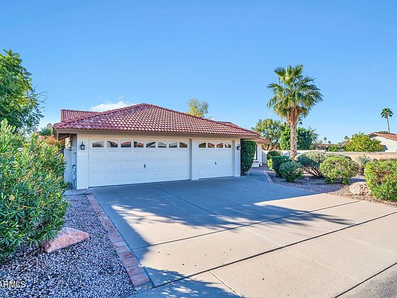3rd image of 9007 E VOLTAIRE Drive