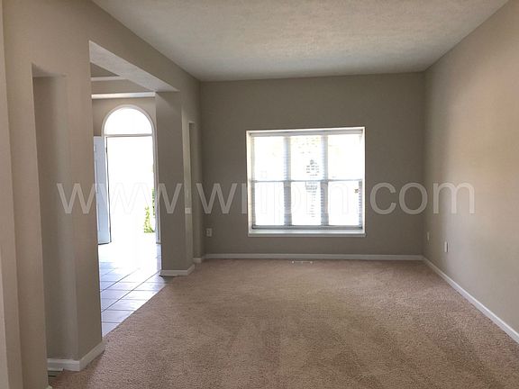5th image of 8025 Branch Creek Dr