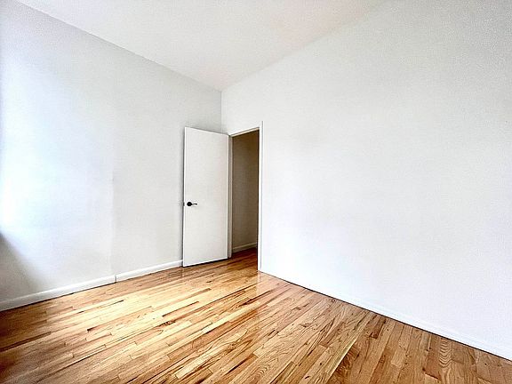 4th image of 2118 3rd Ave #5