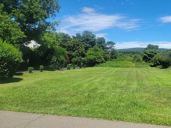 3rd image of 112 Carlin Rd