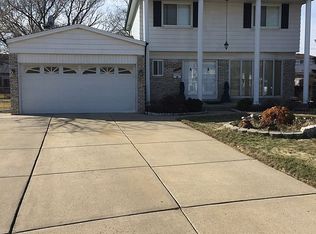 36887 Almont Dr, Sterling Heights, MI 48310
