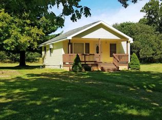 285 Lakeview Dr, Fremont, IN 46737