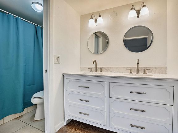 3rd image of 3905 N Nob Hill Road #201