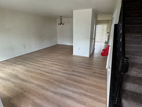 2nd image of 210 White Plains Ct