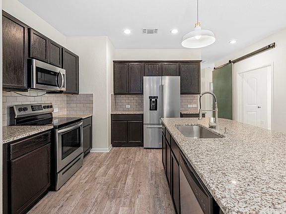 3rd image of 1701 Logan Dr