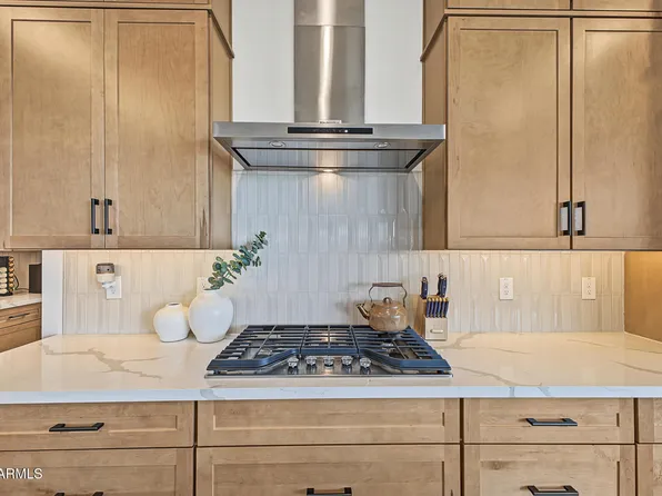 252 W FLAX Drive, San Tan Valley, AZ 85140