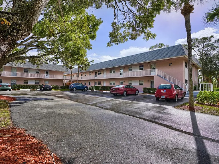 18081 SE Country Club Dr #265 — Photo 16