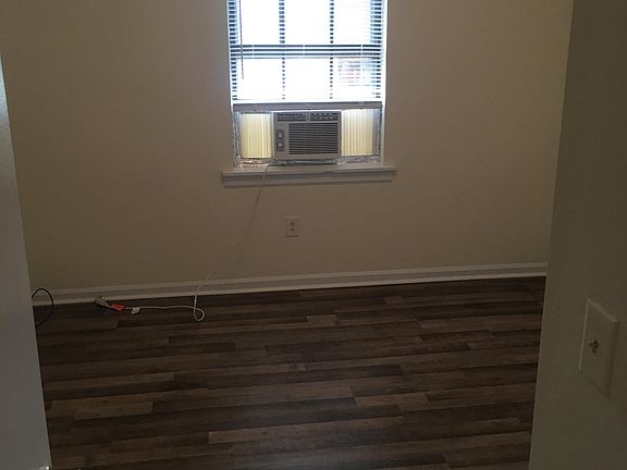 5th image of 162 Thistlewood Ave APT 4